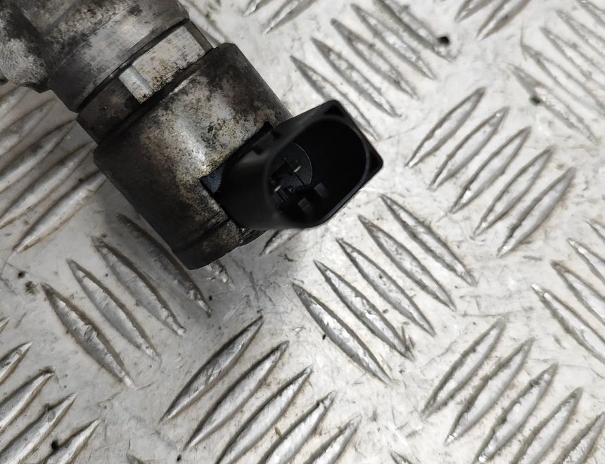 VOLKSWAGEN Passat B8 (2014-2023) Топливная рейка 04L089G,04L130755E 31601784