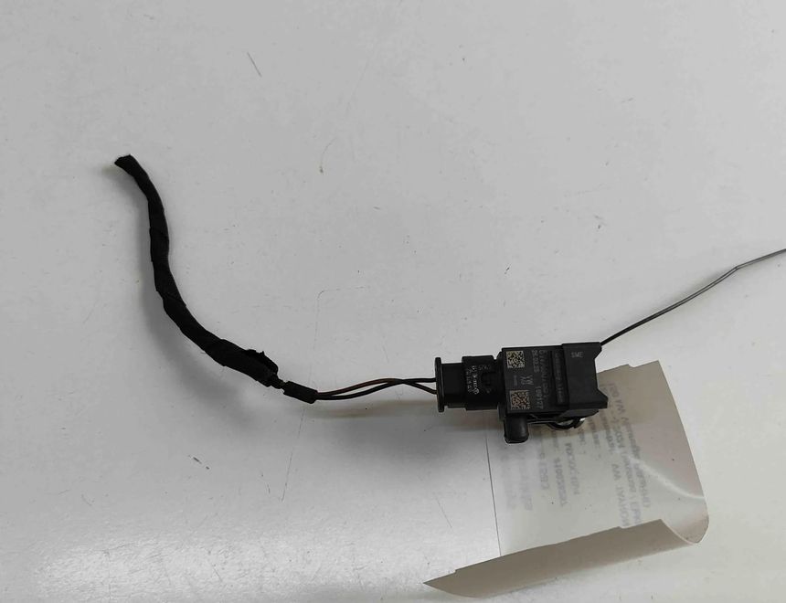 VOLKSWAGEN Задний правый датчик удара 5WA907651 32381583