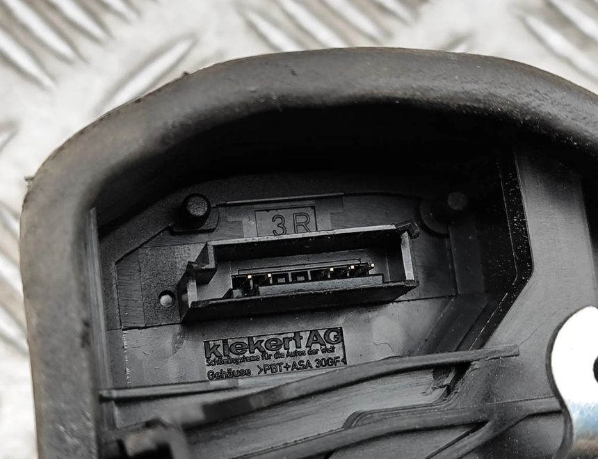 BMW 5 Series F10/F11 (2009-2017) Замок двери передний правый 7185692 32818049