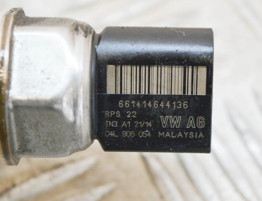 VOLKSWAGEN Golf 7 generation (2012-2024) Топливная рейка 04L089B04L906054 3879371