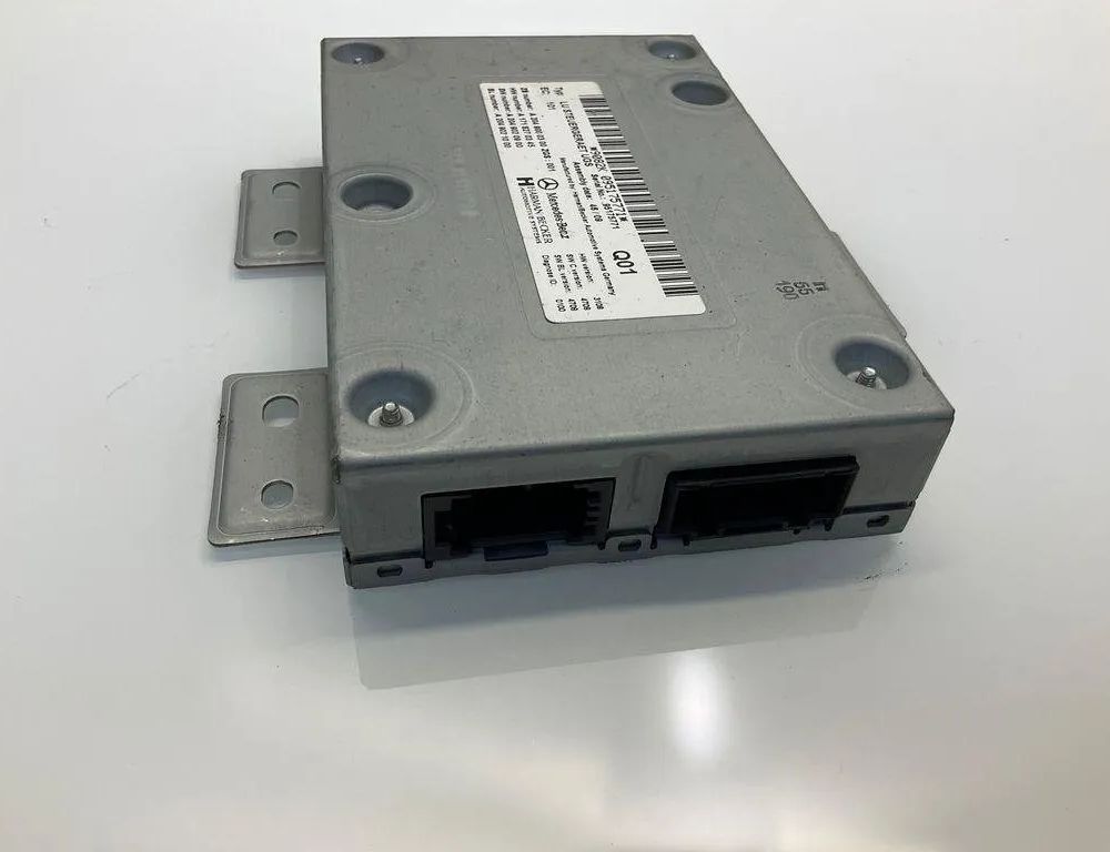 MERCEDES-BENZ E-Class W212/S212/C207/A207 (2009-2016) Усилитель звука A2049000300 30717584