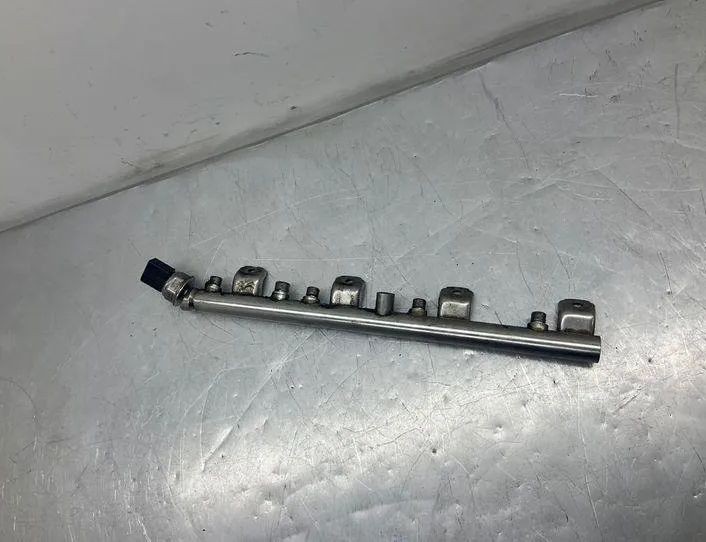 BMW 5 Series F10/F11 (2009-2017) Топливная рейка 7547600,55R81101,4107873670 21878535