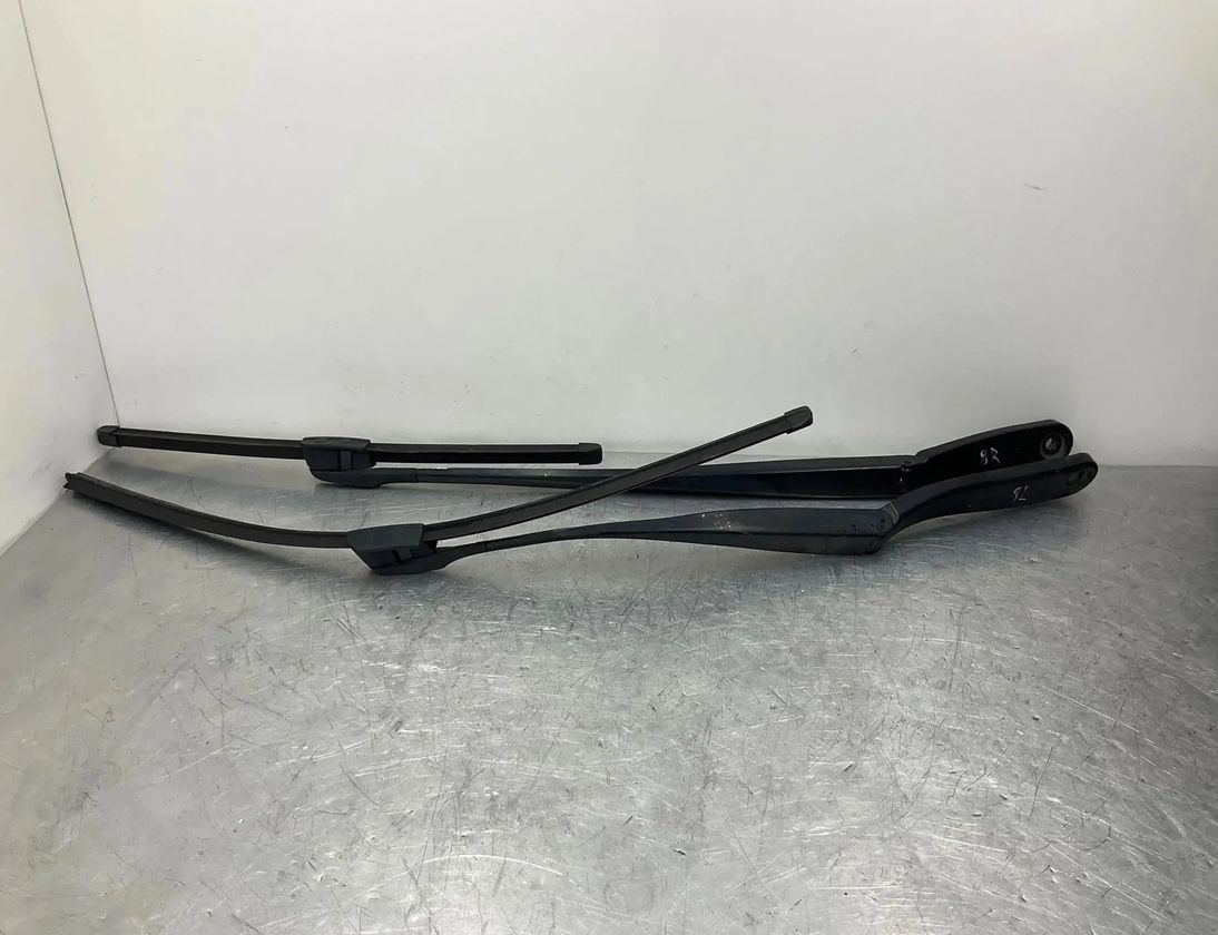 BMW 5 Series F10/F11 (2009-2017) Стеклоочистители спереди 7203156,00373 23519961