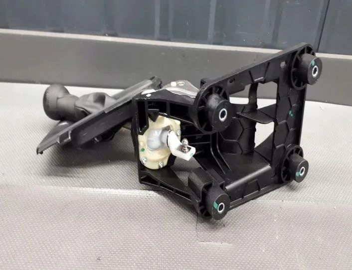 PEUGEOT 208 Peugeot 208 (2012-2015) Кулиса 9808161480 27203533