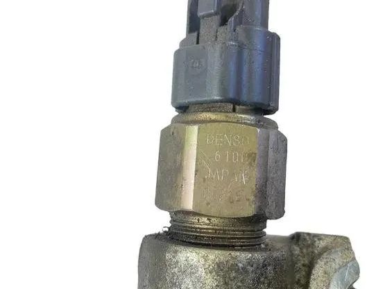 NISSAN X-Trail T30 (2001-2007) Топливная рейка 6100 27011036