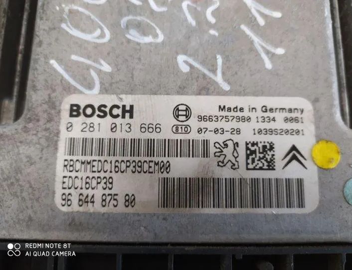PEUGEOT 4007 1 generation (2007-2012) Блок управления двигателем 0281013666 27011744