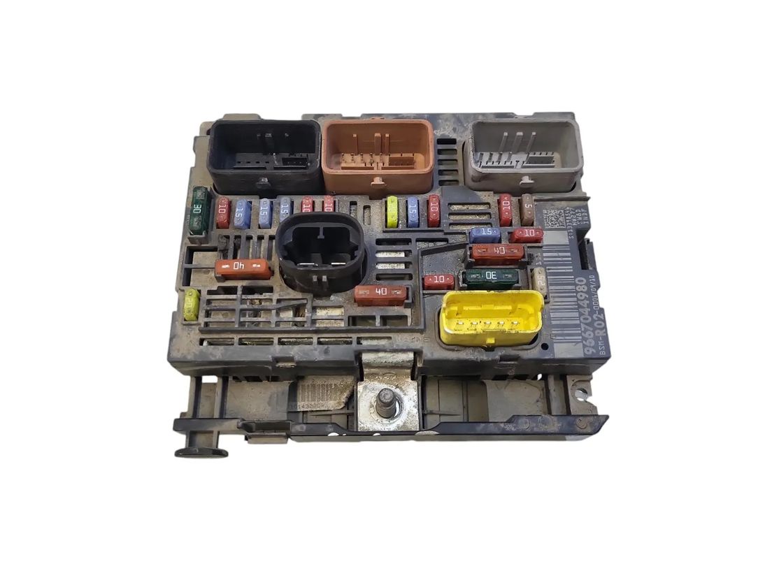 PEUGEOT 5008 1 generation (2009-2016) Fuse box 9667044980 27517453
