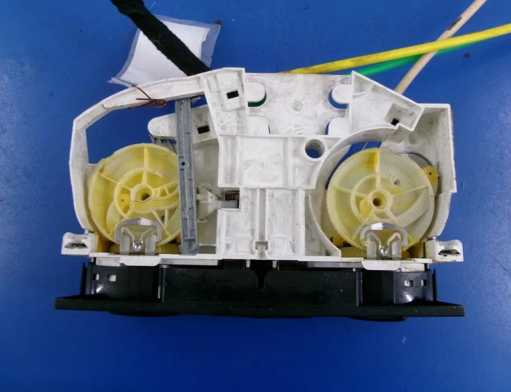 VOLKSWAGEN Golf 4 generation (1997-2006) Climate Control Unit 1J0820045F 31185820