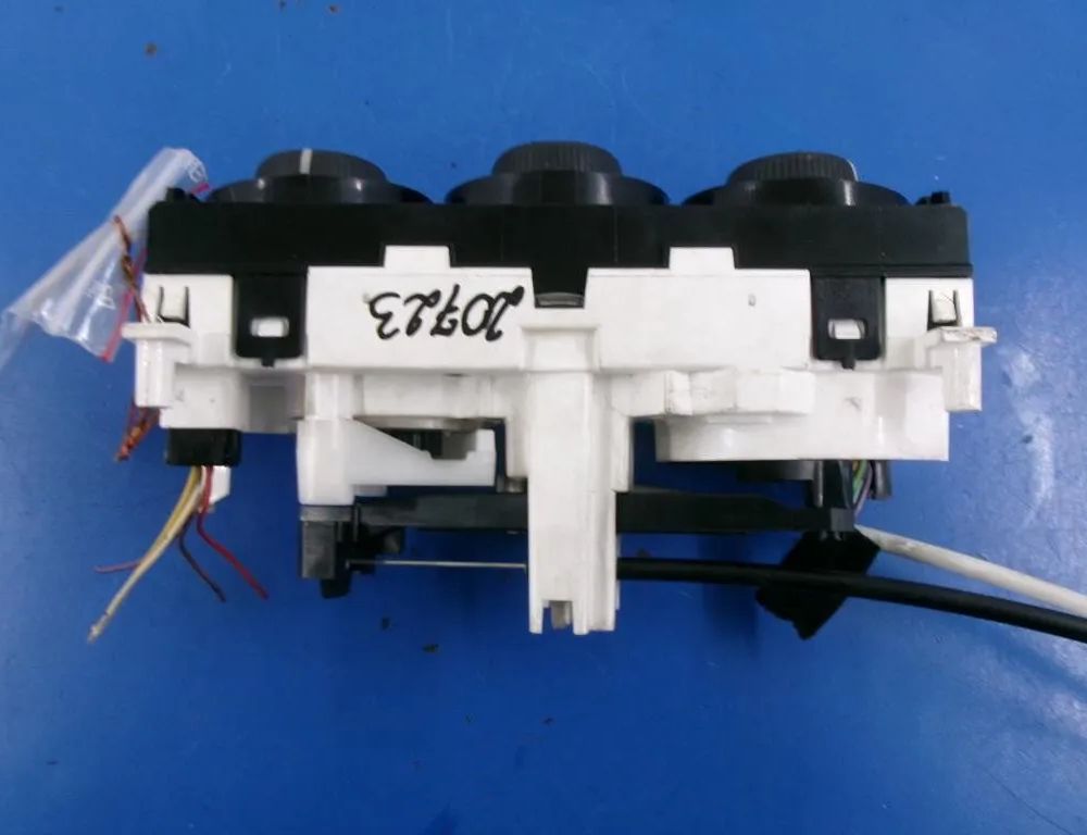 PEUGEOT 308 T7 (2007-2015) Climate  Control Unit 69940002 31464864