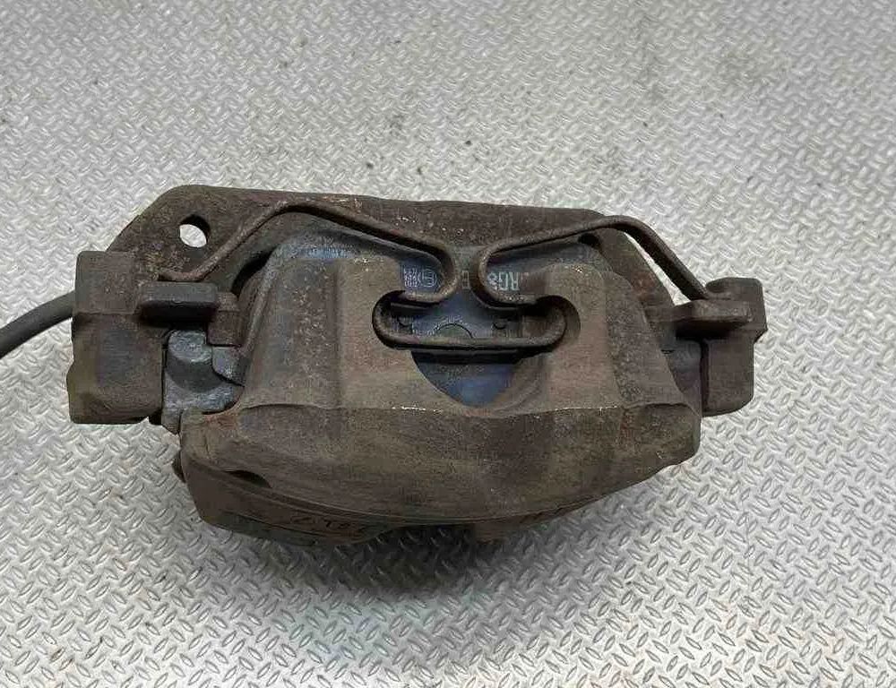 PEUGEOT Traveller 1 generation (2017-2023) Front Right Brake Caliper 32689980