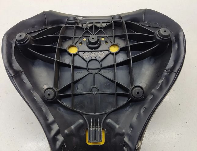 HARLEY-DAVIDSON MC FAT BOY C6/4F (2004-2011) Front rider seat saddle bench 52000333,52000333l 19283284