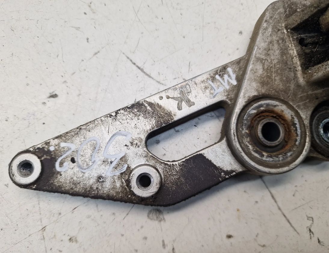 YAMAHA MT 8X (2010-2020) Front left side footrest peg hanger  MK-2 29368448