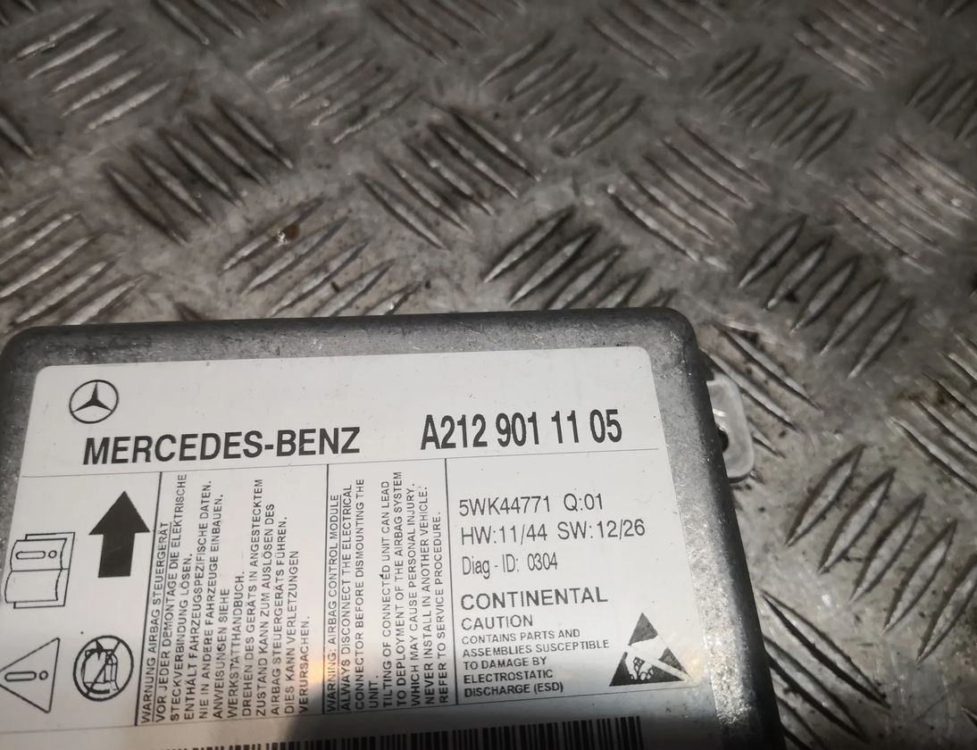 MERCEDES-BENZ E-Class W212/S212/C207/A207 (2009-2016) SRS Control Unit 2129011105,A2129011105 28330138