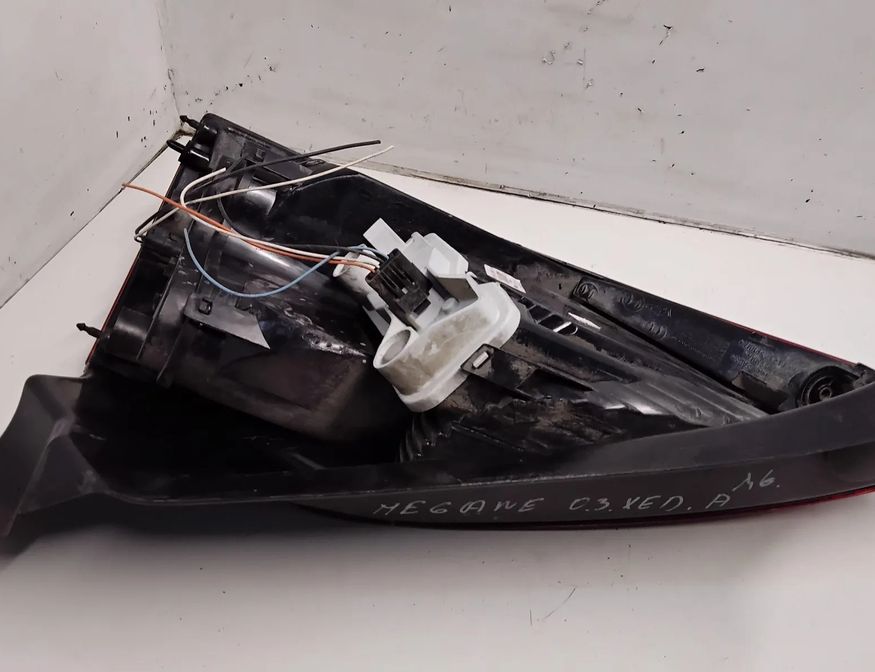 RENAULT Megane 2 generation (2002-2012) Фонарь задний правый 8200073236 27531785