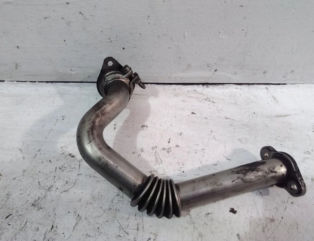 VOLKSWAGEN Passat B6 (2005-2010) EGR Tube Pipe 03L131521B 27620081
