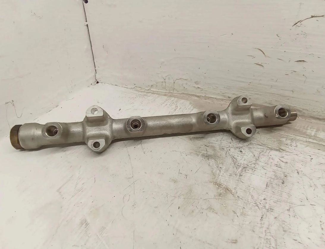 SEAT Ateca 1 generation (2016-2024) Fuel Rail 05E133320 27666855