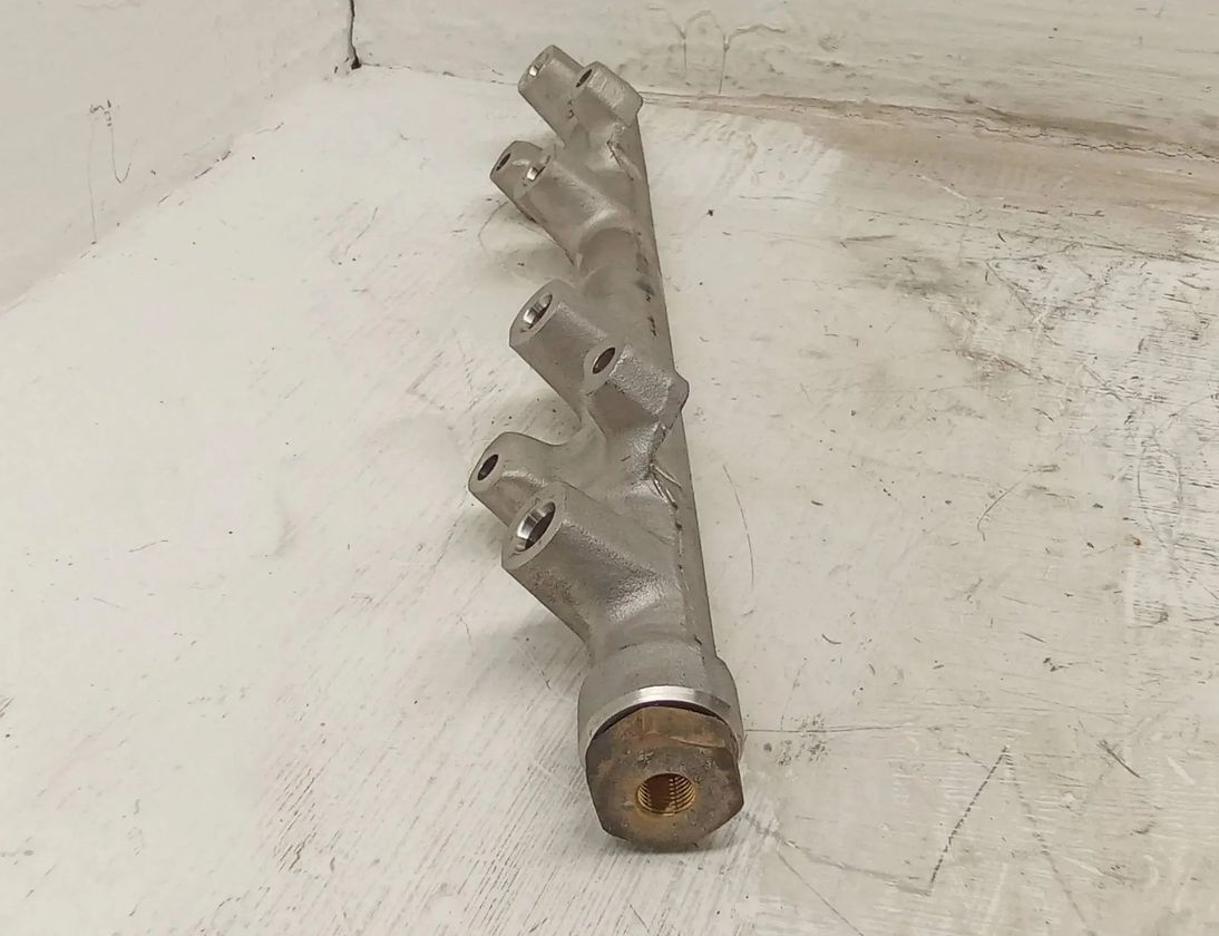 SEAT Ateca 1 generation (2016-2024) Fuel Rail 05E133320 27666855