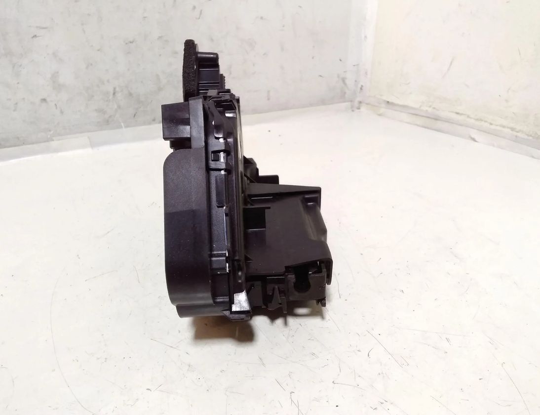 VOLKSWAGEN Passat B8 (2014-2023) Замок передней левой двери 5NC837015D 27724884