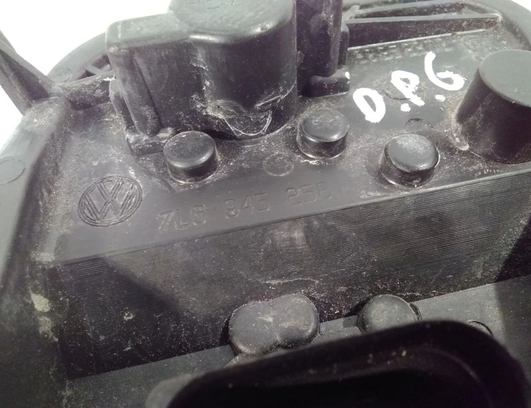 VOLKSWAGEN Touareg 1 generation (2002-2010) Контакт задних фонарей 7L6945258 28533015