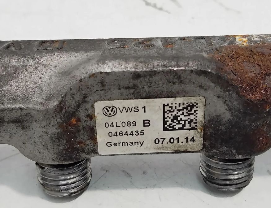 VOLKSWAGEN Golf 7 generation (2012-2024) Топливная рейка 04L089B 28629738