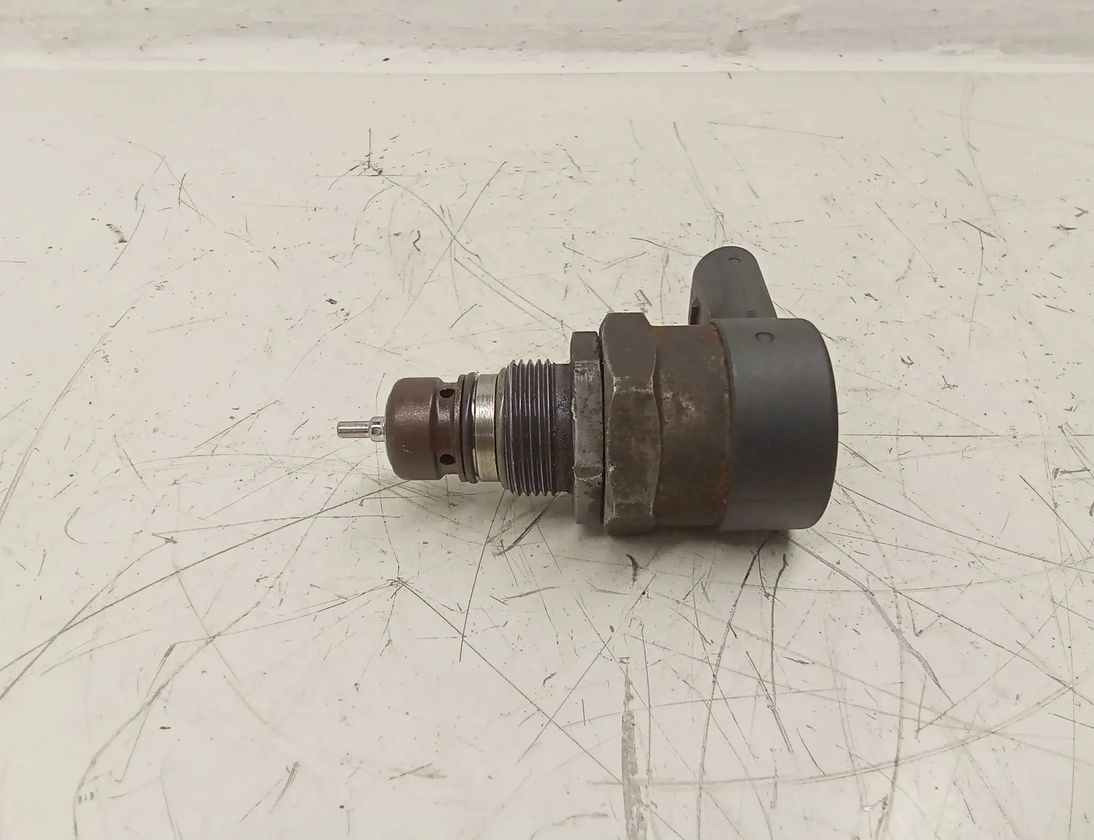 SKODA Roomster 5J  (2010-2015) Регулятор давления топлива 057130764AB 28721486