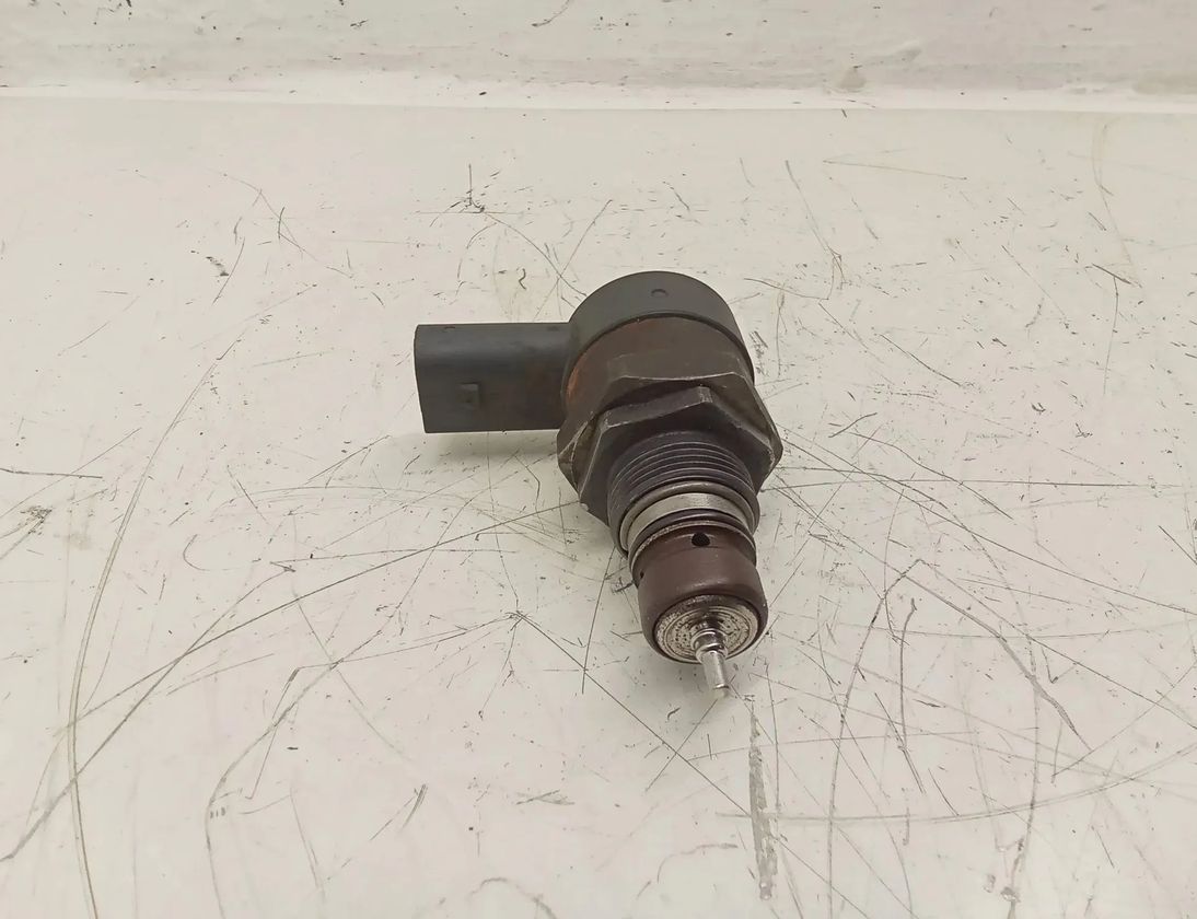 SKODA Roomster 5J  (2010-2015) Регулятор давления топлива 057130764AB 28721486