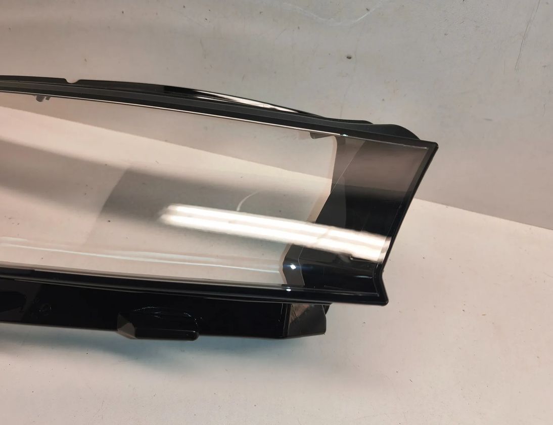 SKODA Enyaq 1 generation (2020-2023) Переднее правое стекло фар 238282 33074366