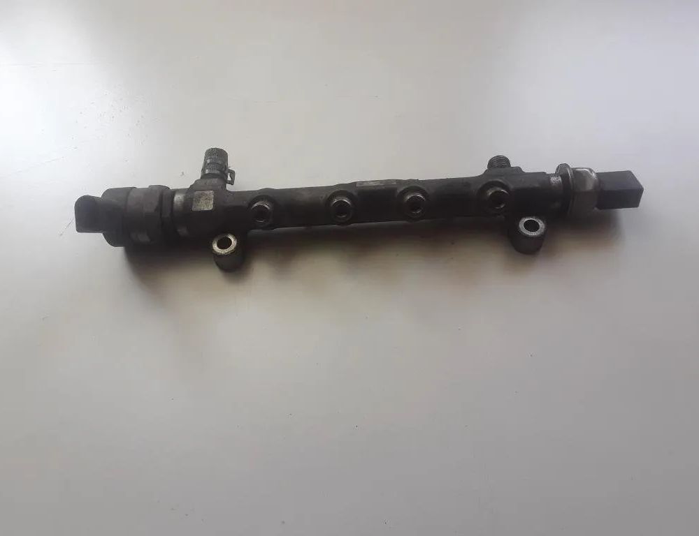 VOLKSWAGEN Golf 7 generation (2012-2024) Fuel Rail 04L089B 30763700