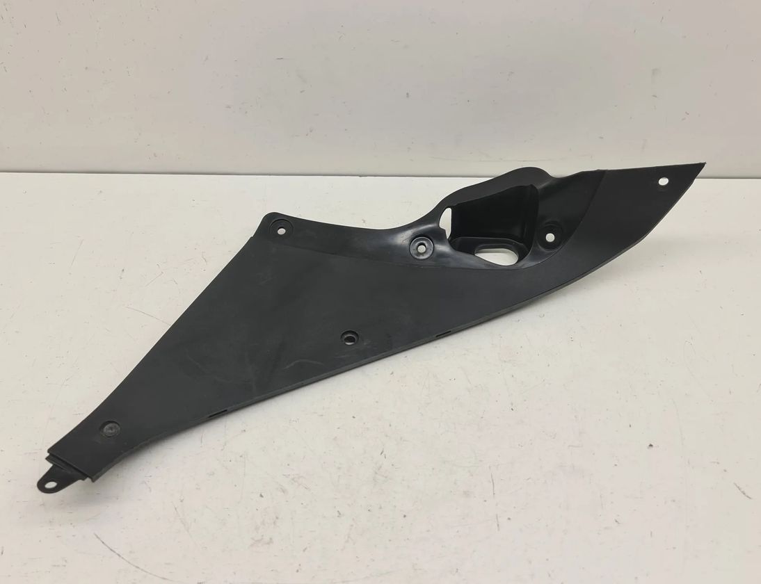 HONDA CBR (1983-2016) Накладка передней внутренней крышки капота 64261-MKN-D100,64261MKND100 32858891