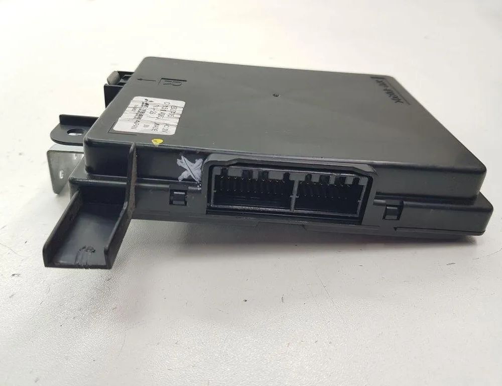 CITROËN C-Crosser 1 generation (2007-2013) Cooling fan control unit 7820A055 31170358