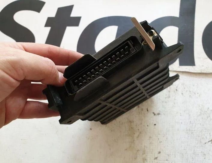 VOLKSWAGEN Golf 3 generation (1991-1998) Блок управления двигателем 800,104,811,906,000,280 21490267