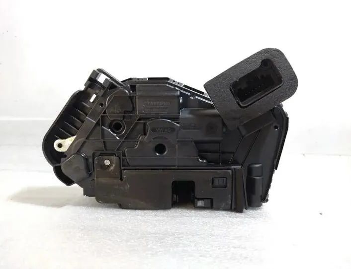 VOLKSWAGEN Passat B8 (2014-2023) Замок передней левой двери 5NB837016E 27463460