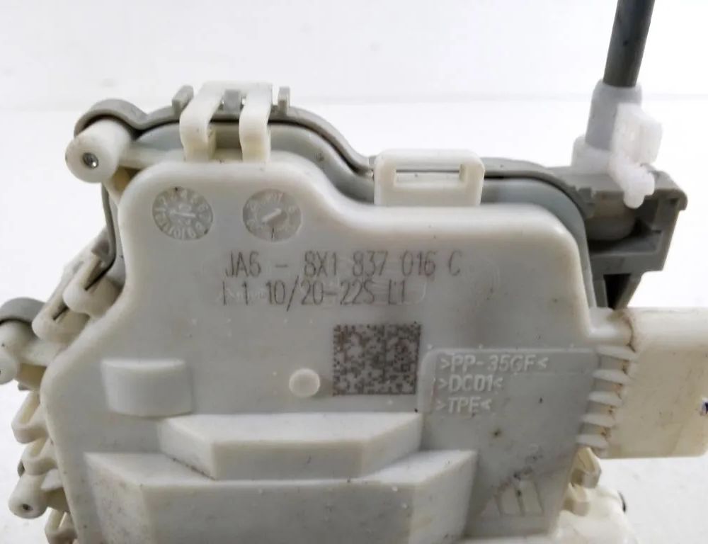 AUDI A4 B9/8W (2015-2024) Front Right Door Lock 8X1837016C 32787075