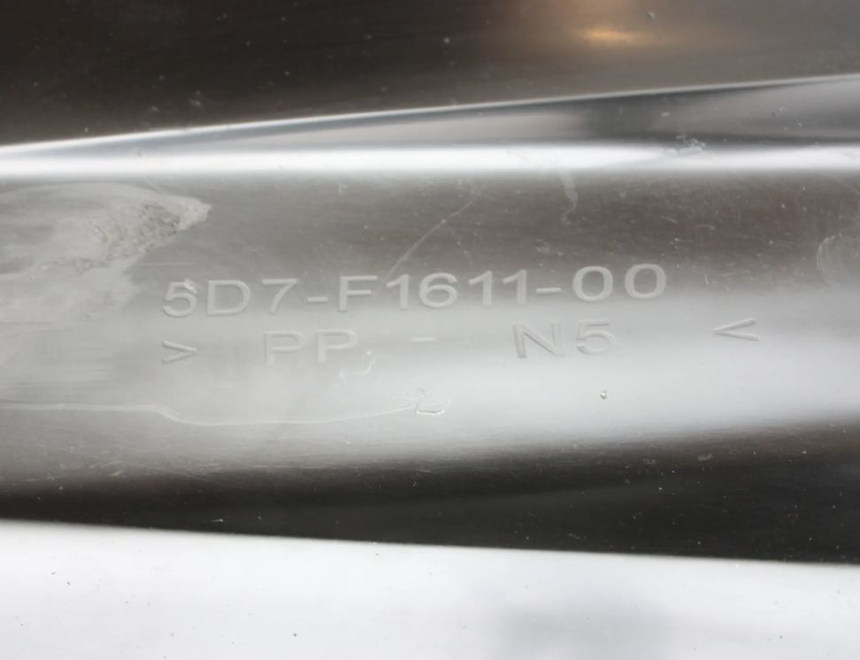 YAMAHA YZF-R E60/E61 (2003-2010) Крыло обтекателя брызговика заднего колеса 5d7-f1611-00 1660111