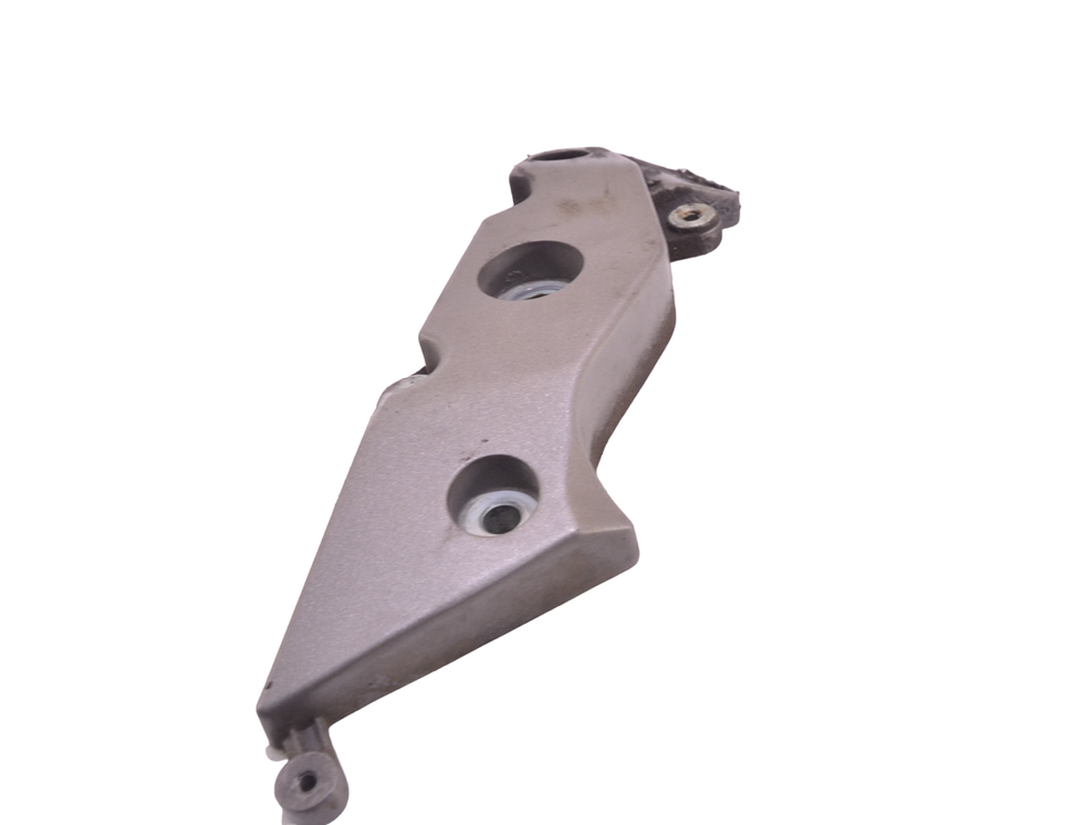 HONDA CBF W221 (2005-2013) Кронштейн правой опоры двигателя 17326615