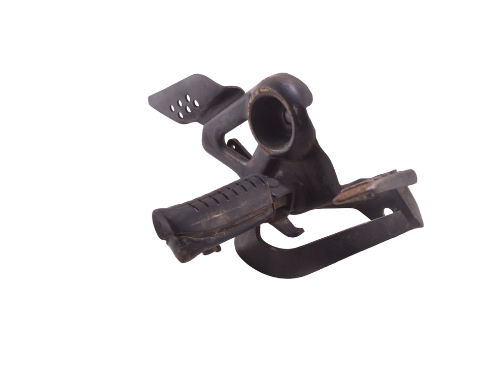 HONDA CBF Front right side footrest peg hanger 17344670