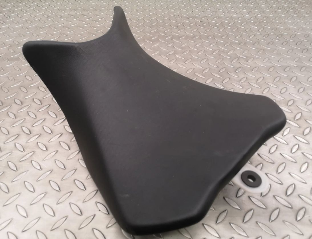 SUZUKI GSX-S 2 generation (2006-2020) Front rider seat saddle bench 040618 25938004