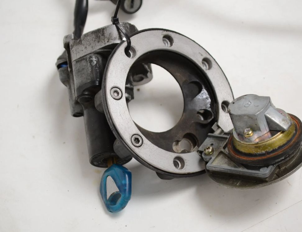 YAMAHA XJ T4 (1990-2003) Complete lock set tank cap ignition switch set 26326819