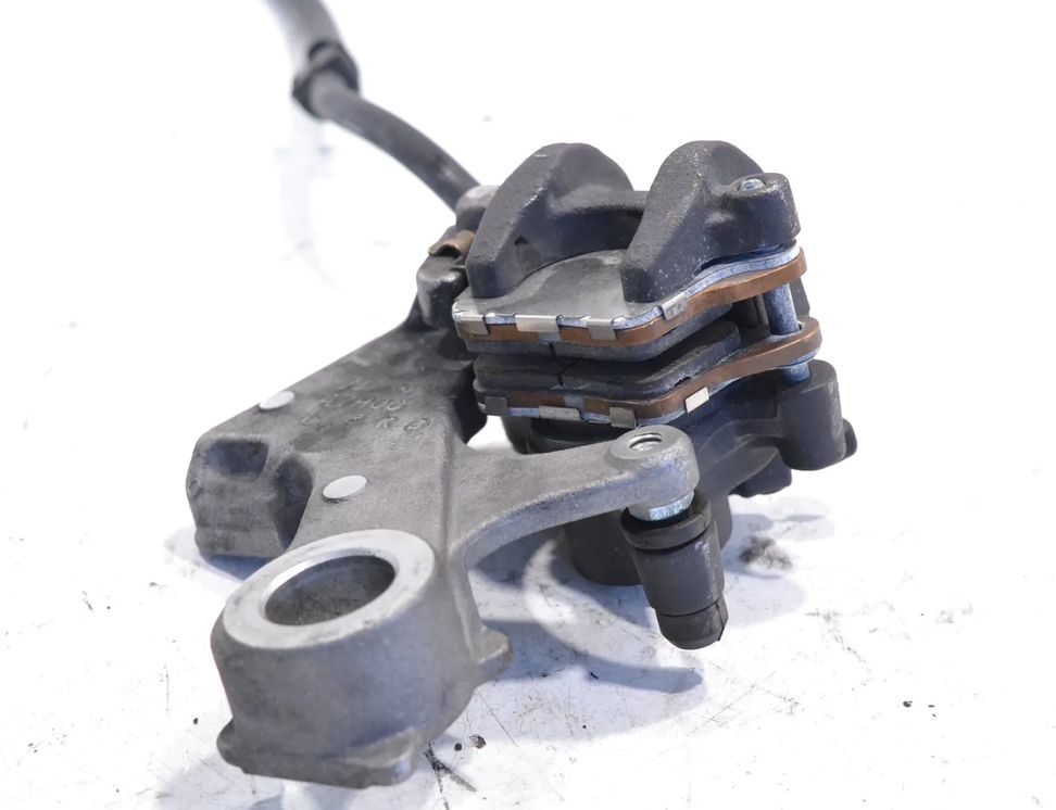 SUZUKI GSX-R B5 (1996-2005) Rear brake caliper 27609104