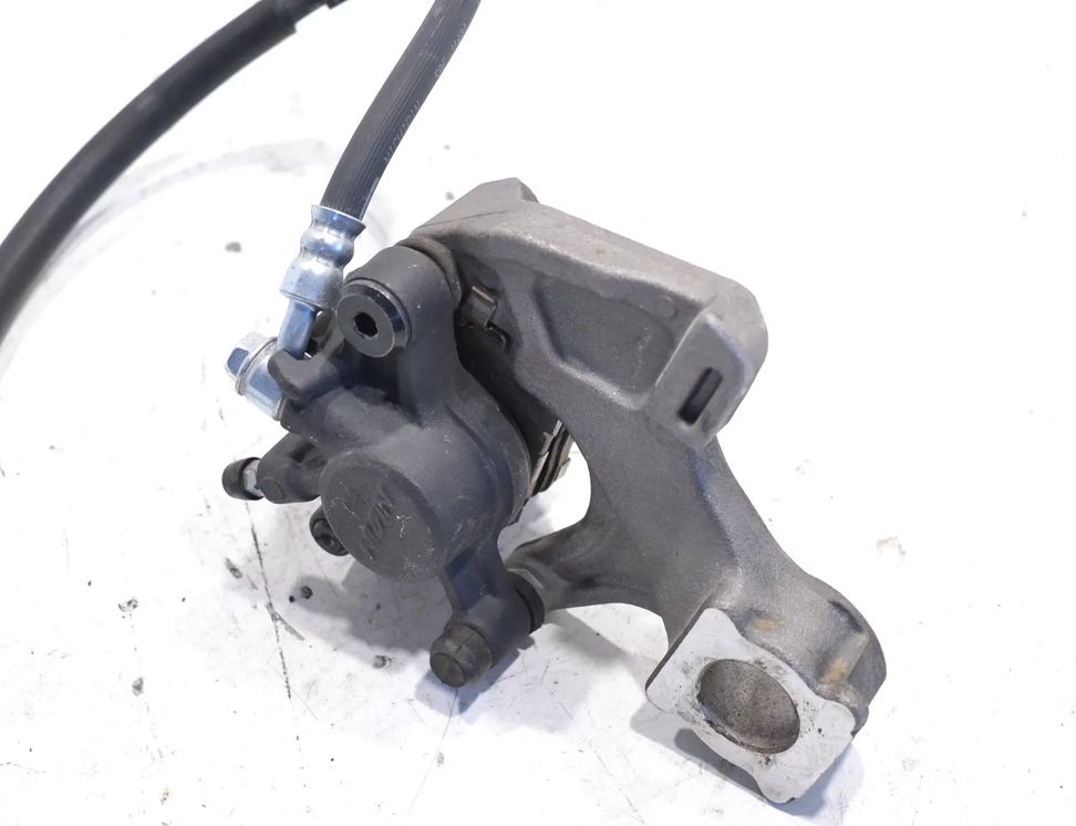 SUZUKI GSX-R B5 (1996-2005) Rear brake caliper 27609104