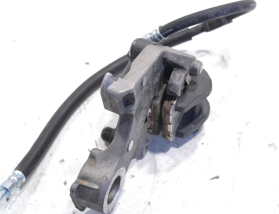 SUZUKI GSX-R B5 (1996-2005) Rear brake caliper 27609104