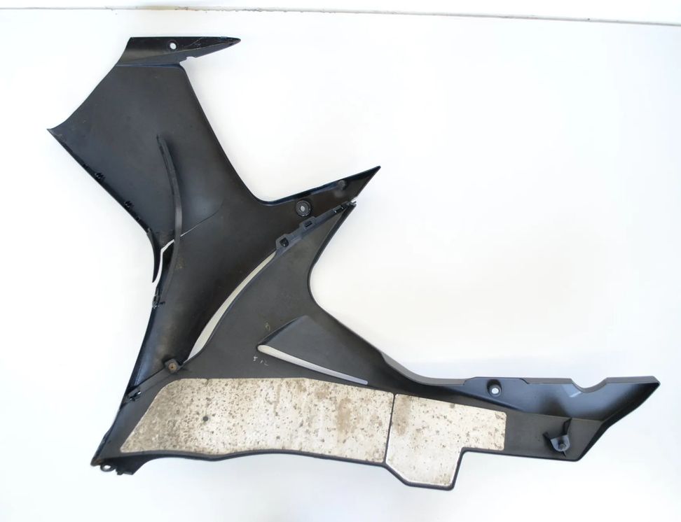 SUZUKI GSX-R B8/8K (2011-2016) Кожух панели обтекателя правой стороны 94471-14J0 2894080