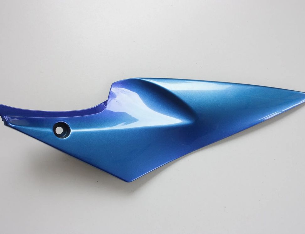 SUZUKI GSX-R 7 generation (2013-2019) Right side fairing cover panel cowl RH 47111-01H0 3023474
