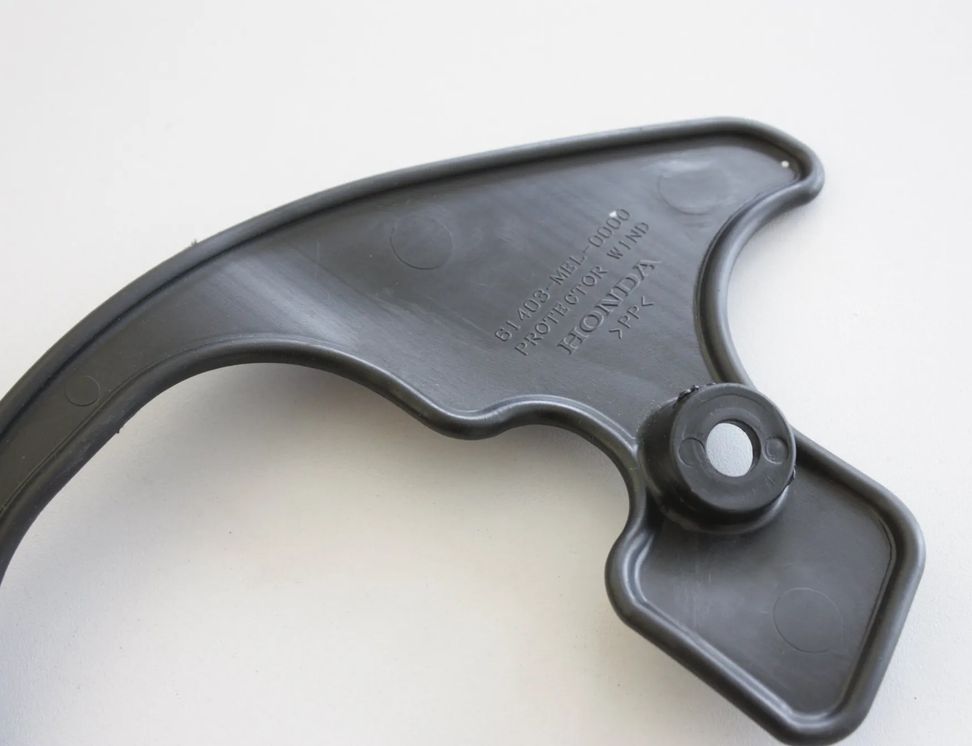 HONDA CBR (1983-2016) C5/4B (1997-2004) Накладка передней внутренней крышки капота 61403-MEL-0000 3115673