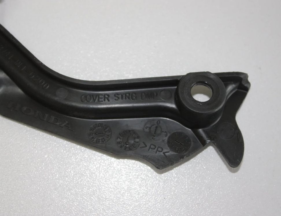 HONDA CBR (1983-2016) E81/E82/E87/E88 (2004-2013) Накладка передней внутренней крышки капота 53741-MFL-0200 3145874