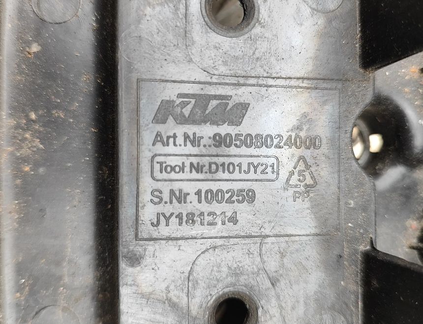 KTM RC Накладка передней внутренней крышки капота JY181214 32878361