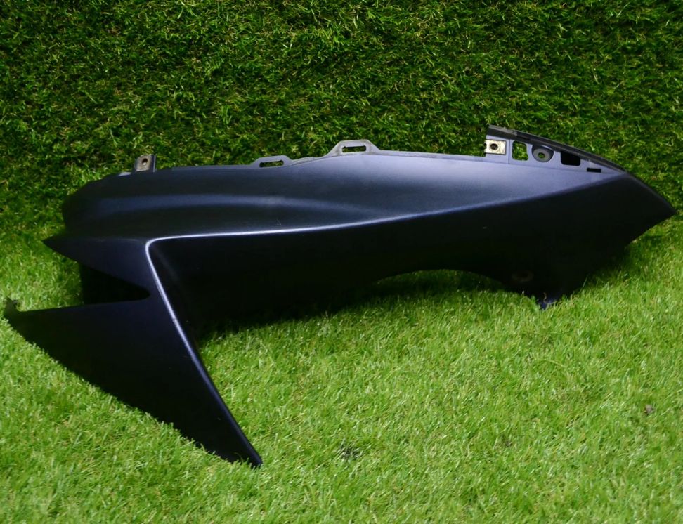 SUZUKI GSX-R L538 (1 gen) (2011-2020) Right side fairing cover panel cowl RH 94672-14J 17041321