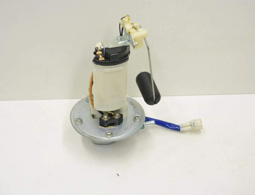 SUZUKI GSX-R Топливный насос 15100-01H00,UC-T30SU24 18119271