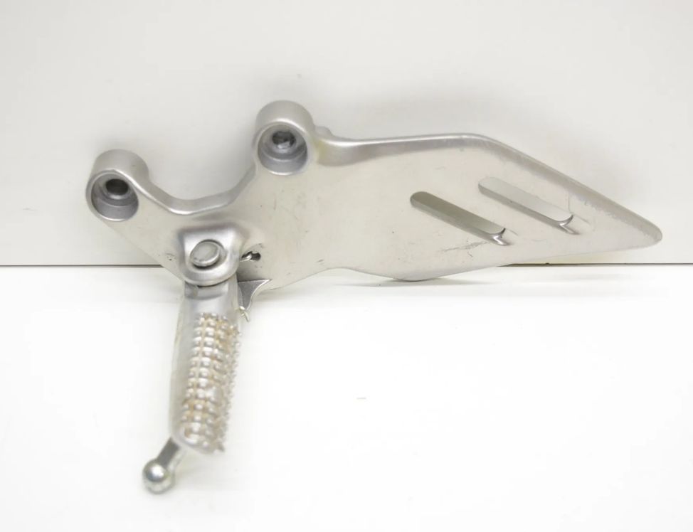 YAMAHA MT Front left side footrest peg hanger  24753223