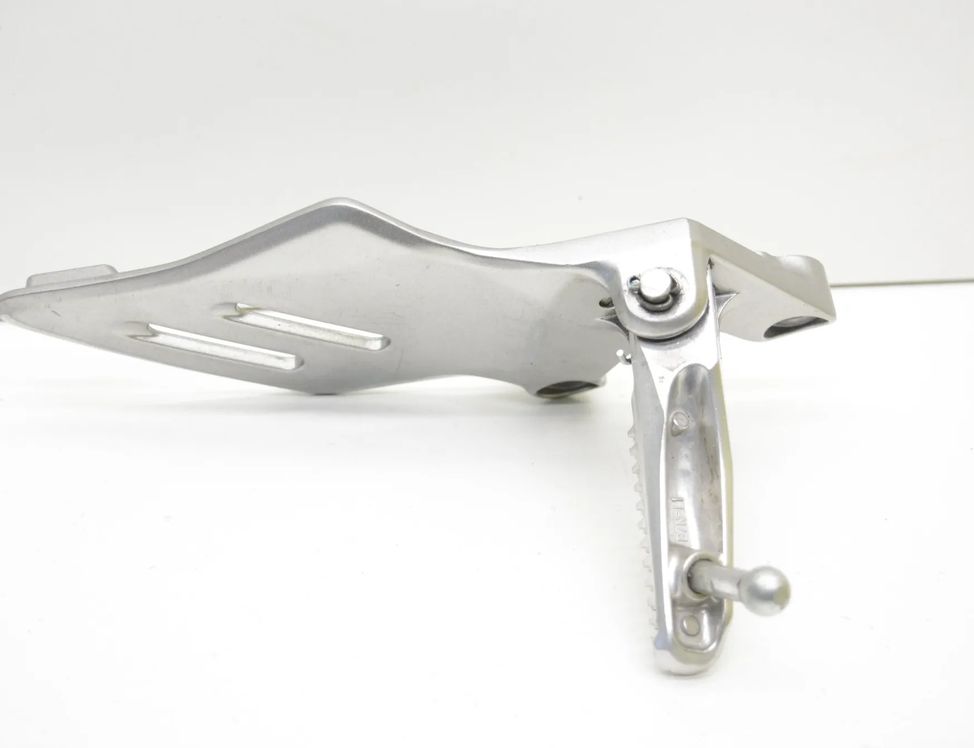 YAMAHA MT H (2004-2014) Front left side footrest peg hanger  24771850